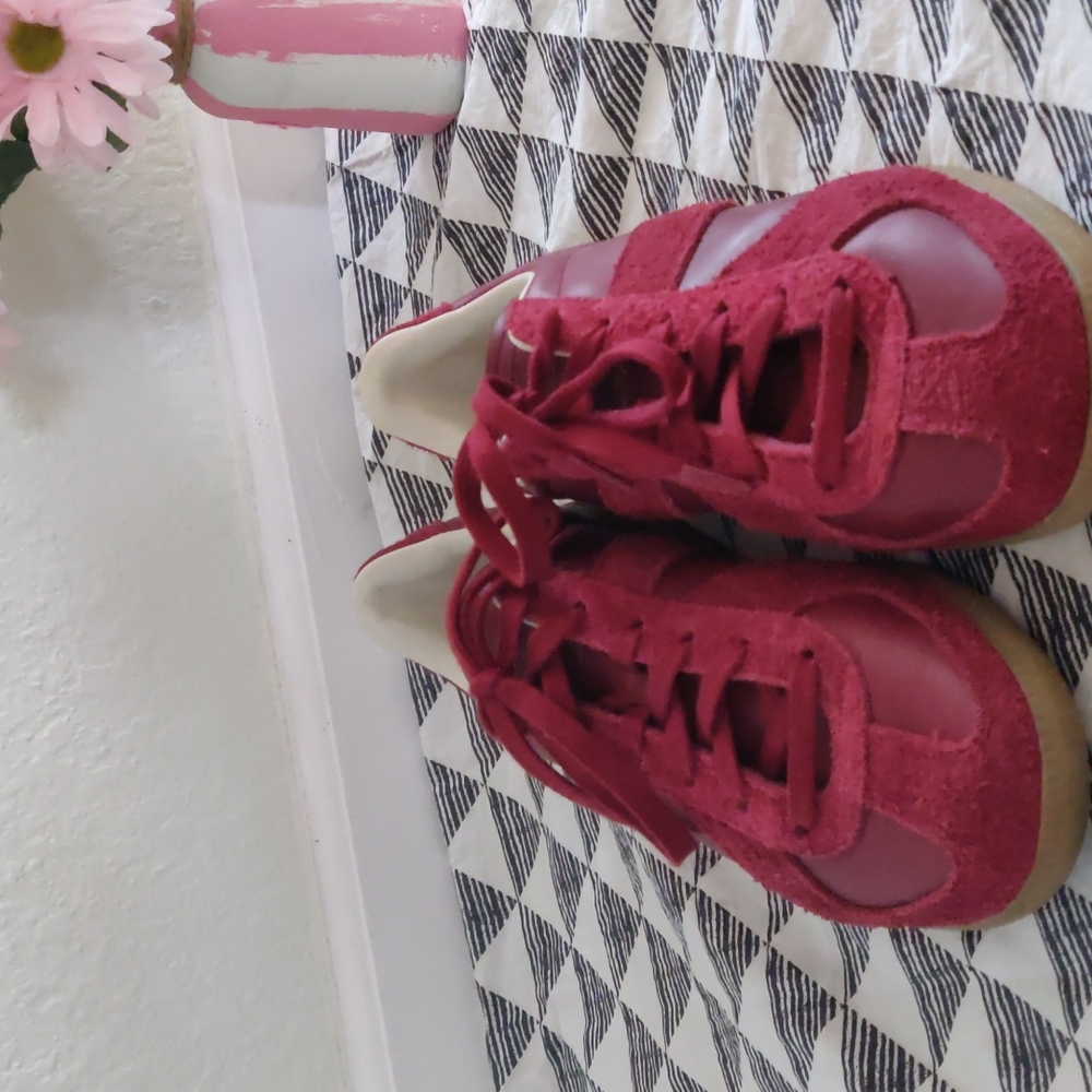 Burgundy Adidas Sneakers, size Men 9